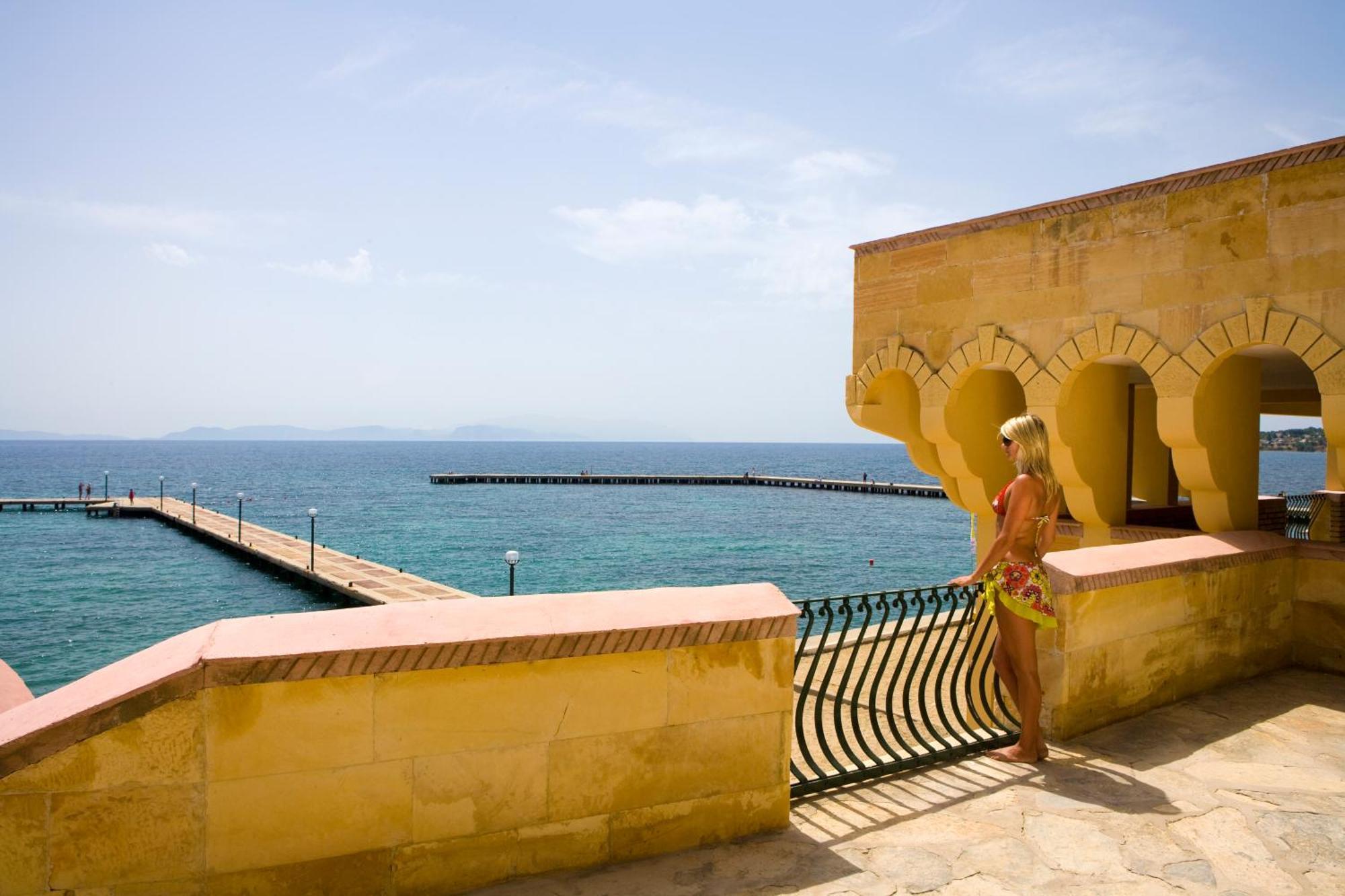 Fantasia Deluxe Hotel Kusadası Kültér fotó