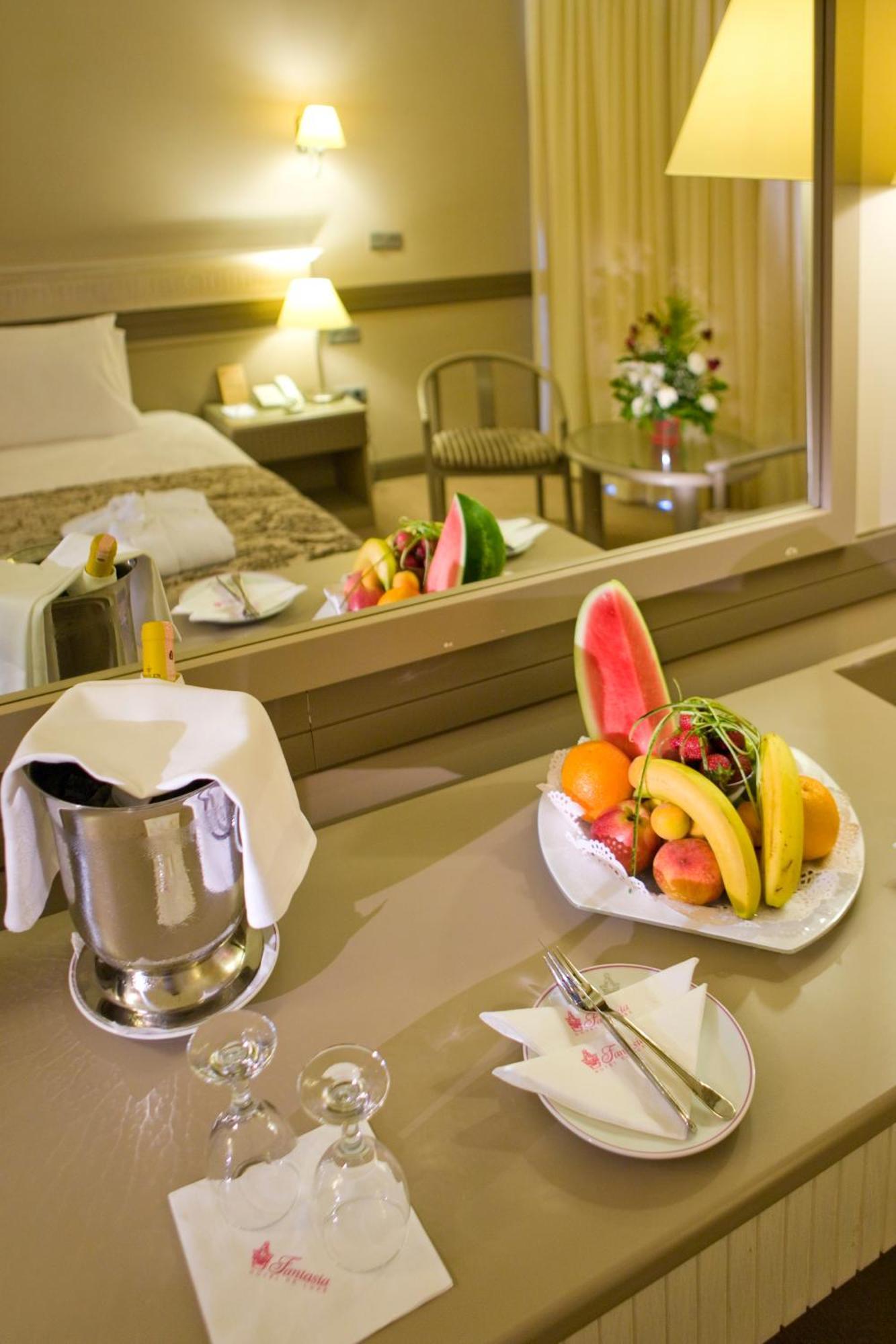 Fantasia Deluxe Hotel Kusadası Kültér fotó