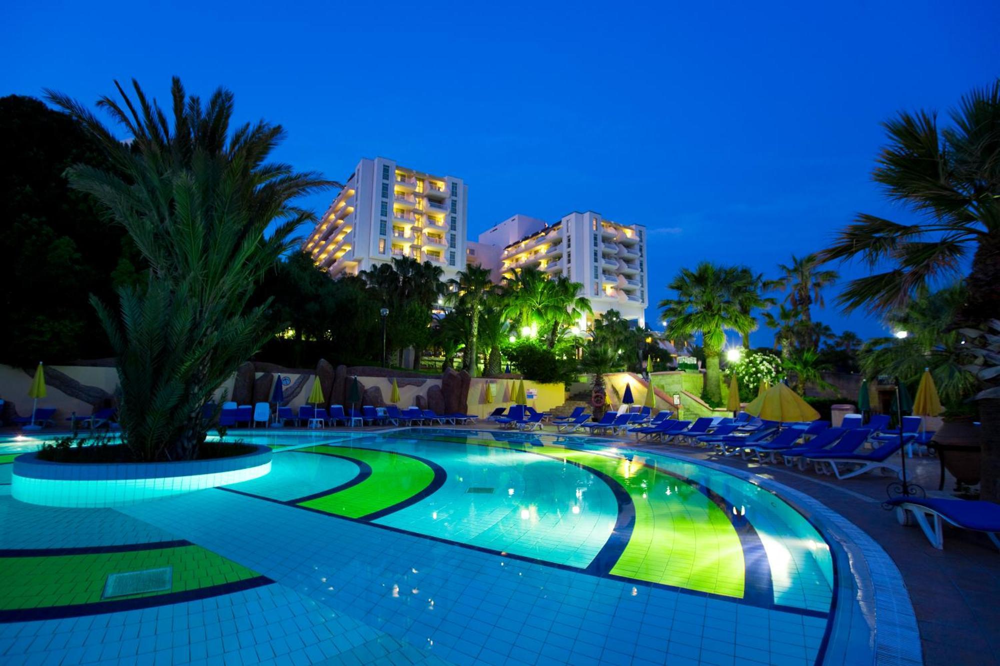 Fantasia Deluxe Hotel Kusadası Kültér fotó