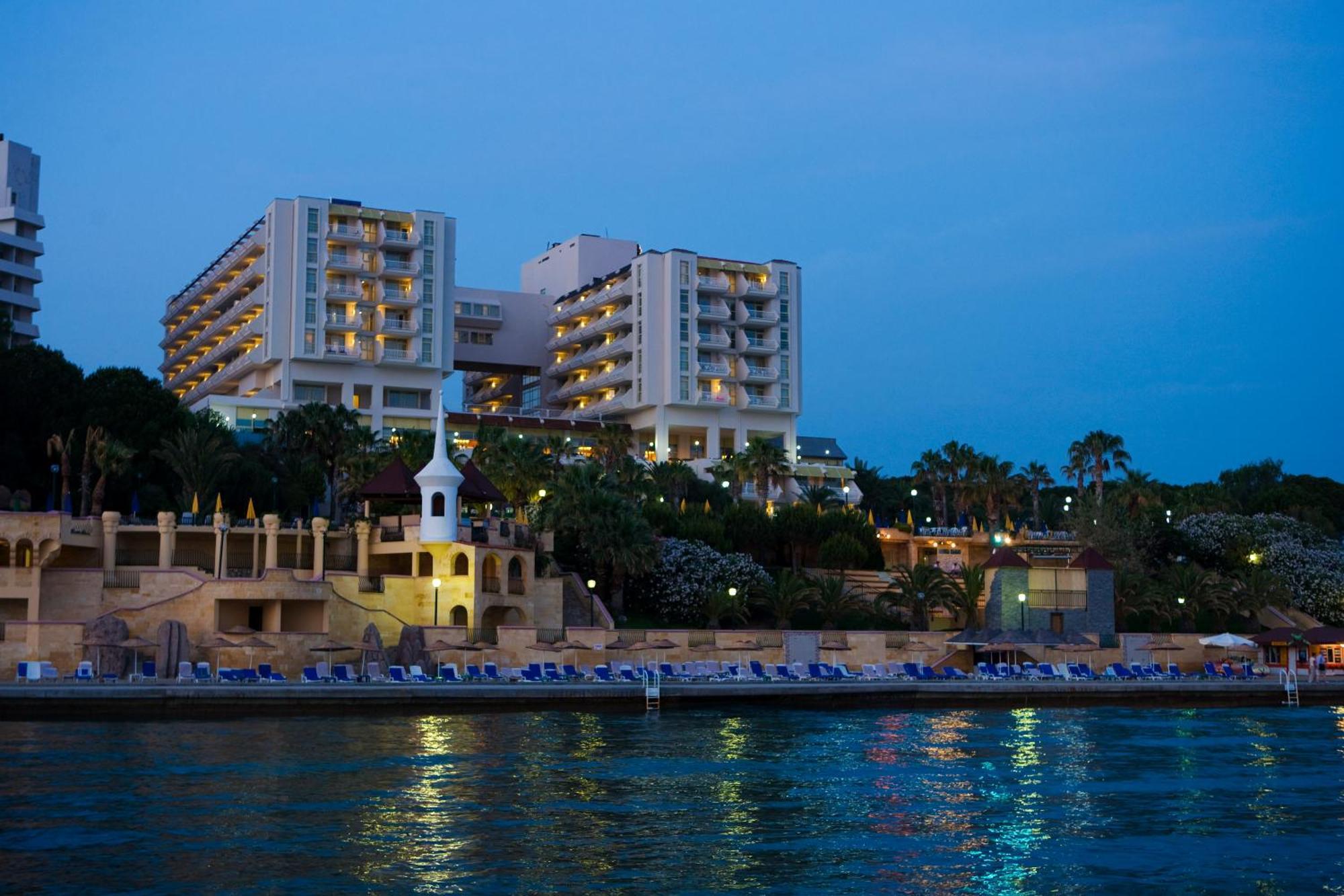 Fantasia Deluxe Hotel Kusadası Kültér fotó