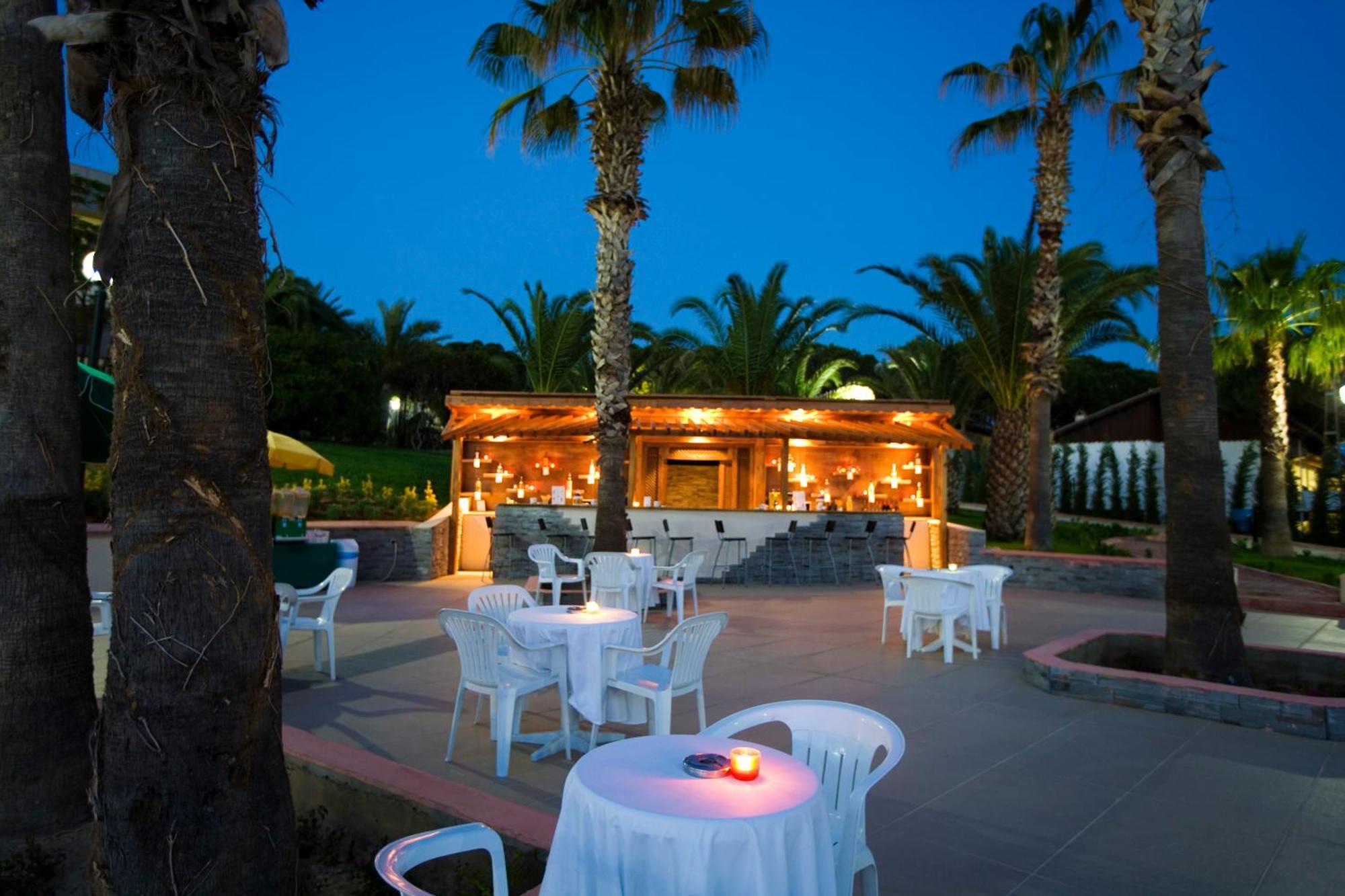 Fantasia Deluxe Hotel Kusadası Kültér fotó