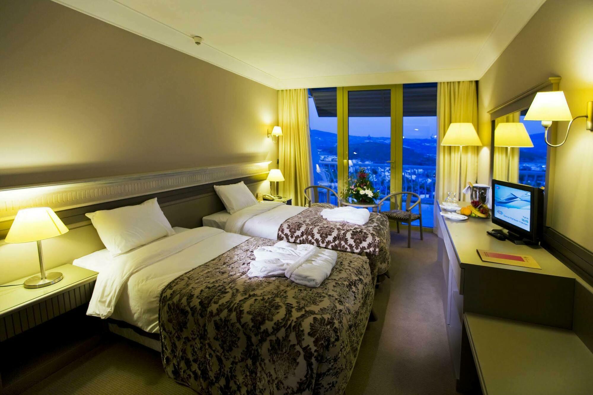 Fantasia Deluxe Hotel Kusadası Kültér fotó